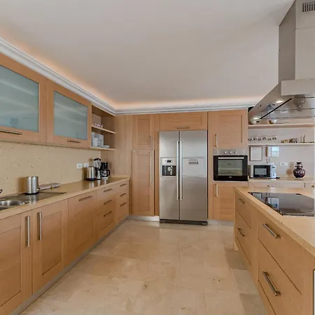 Sunset Horizon Retreat By Eden Sauzal